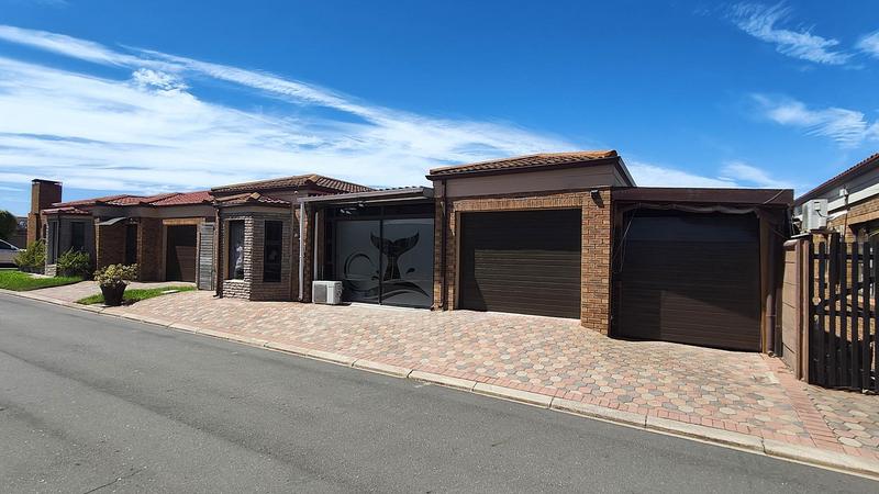 2 Bedroom Property for Sale in Hartenbos Western Cape